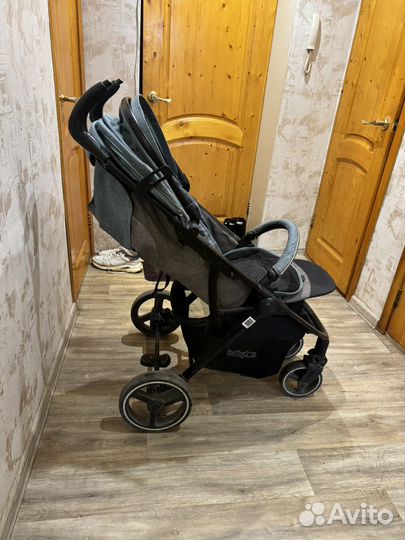Коляска прогулочная