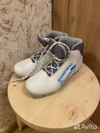 Лыжные ботинки