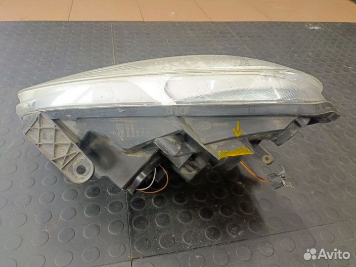 Nissan Qashqai J10 фара правая