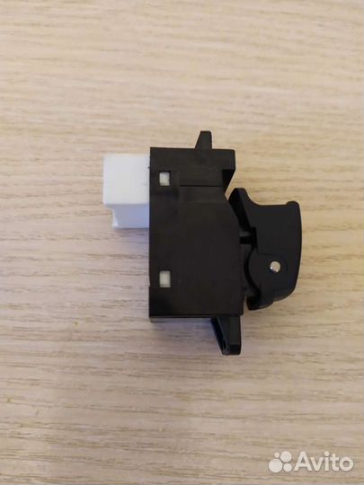 Кнопка стеклоподъёмника