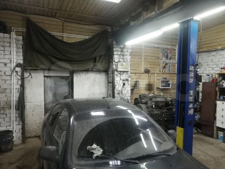 Гараж, > 30 м²