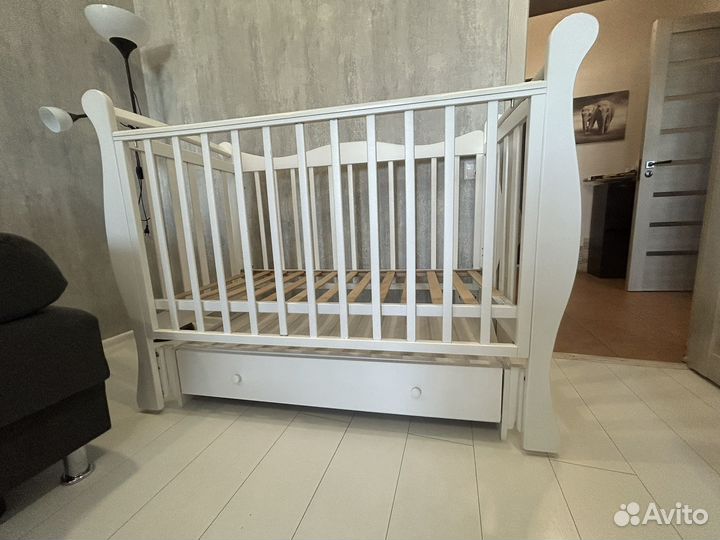 Детская кроватка с маятником Лель + матрас