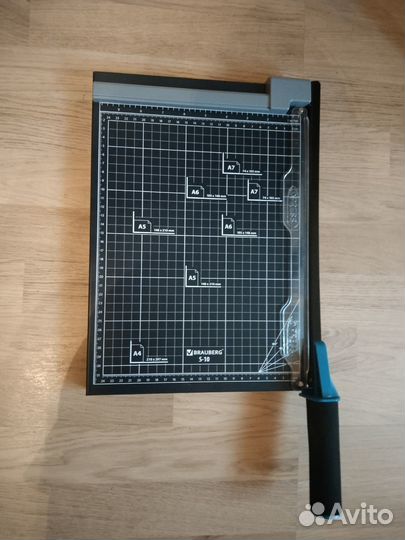 Резак для бумаги сабельный Brauberg 