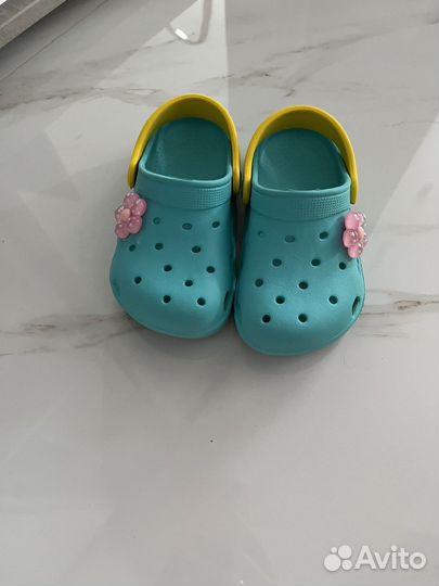 Сандали crocs на девочку