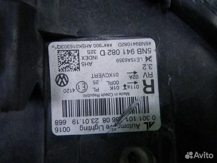 Фара правая Volkswagen Tiguan