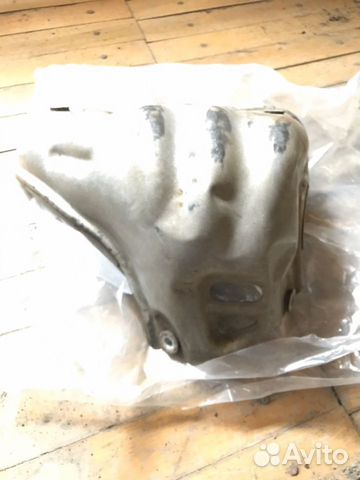 Накладка на коллектор Камри 50 2.5