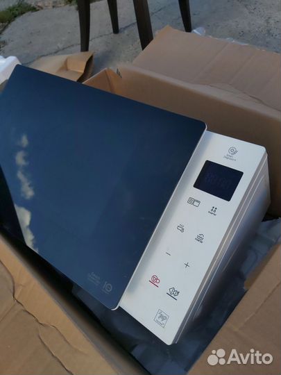 Микроволновая печь с грилем lg MH6336gisw