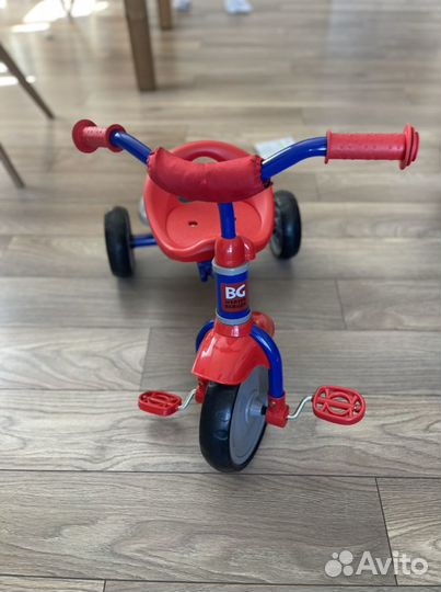 Трехколесный велосипед