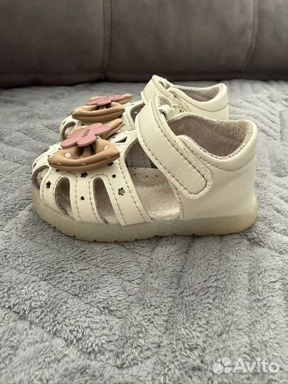 Сандалии для девочки 20р (12,5см)