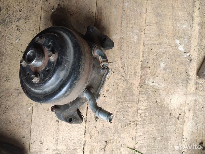 Водяная помпа Tahoe GMT400