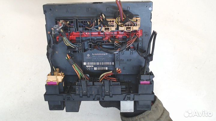 Блок реле Volkswagen Touran