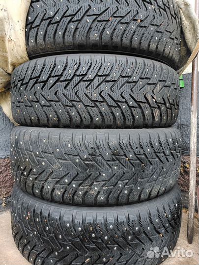 Nokian Tyres Hakkapeliitta 8 215/65 R17