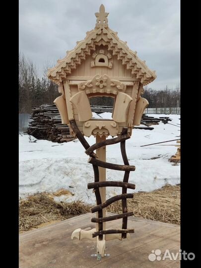 Кормушка для птиц и белок