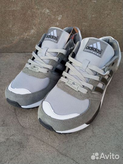 Кроссовки adidas torsion grey