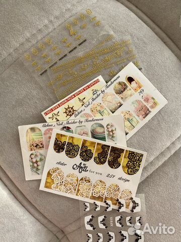Целые наклейки для маникюра