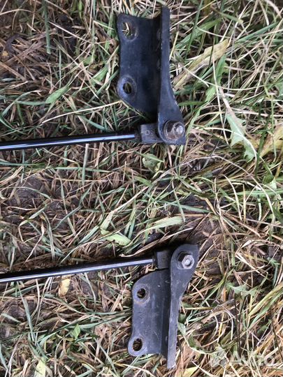 Амортизаторы капота Ниссан Максима J30 1993г