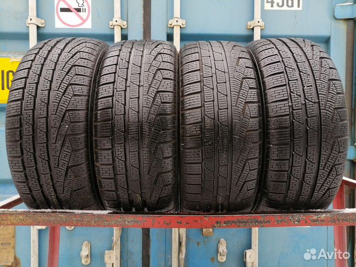 Pirelli Winter Sottozero II 215/40 R18