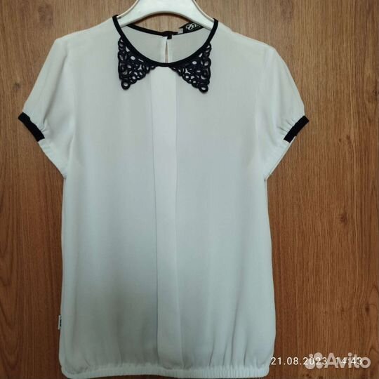 Блузка белая с коротким рукавом