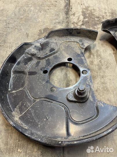 Защита тормозного диска Lexus NX 200t