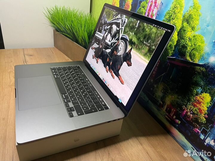 Macbook pro 16 2021 i9-16гб-1000гб Отличнейший