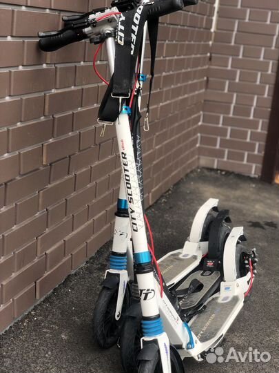 Самокат с дисковым тормозом