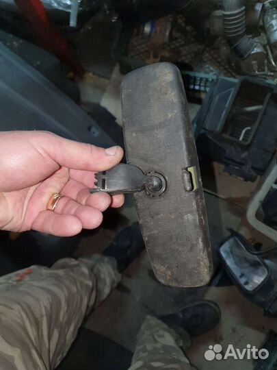 Зеркало в салоне на вольво s40 2001г