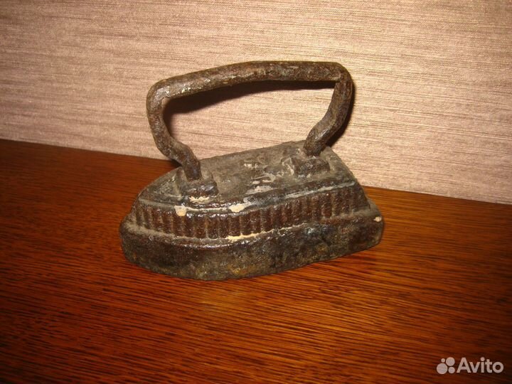 Старинный утюг