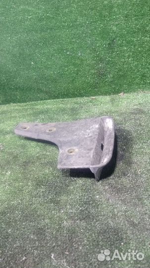 Брызговик задний левый Mitsubishi Lancer Cedia