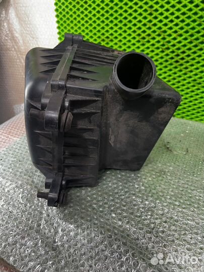 Корпус воздушного фильтра LADA Priora 2