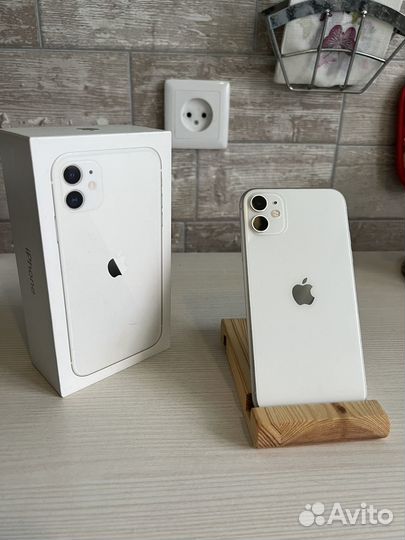 iPhone 11, 64 ГБ