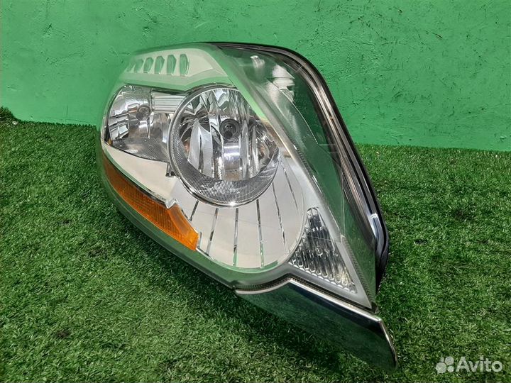 Фара правая Ford Kuga CBV 2011