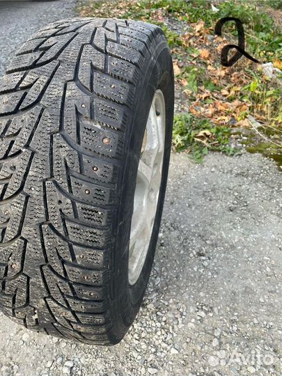 Hankook Winter I'Pike 215/65 R16 98T