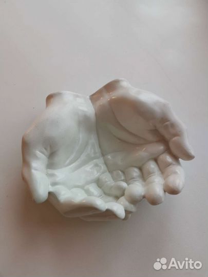 Скульптура руки