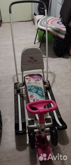 Снегокат с ручкой и колесами