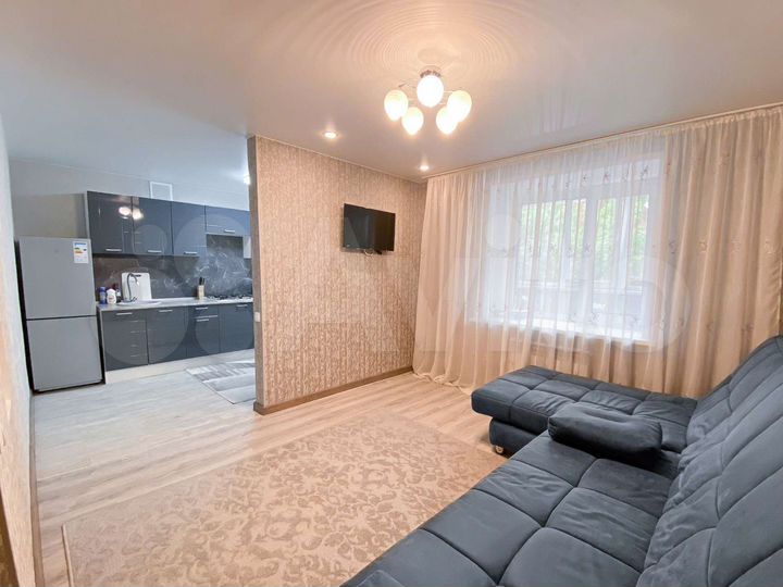 2-к. квартира, 80 м², 1/9 эт.