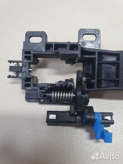 Кронштейн ручки двери передней правой Chery Tiggo4