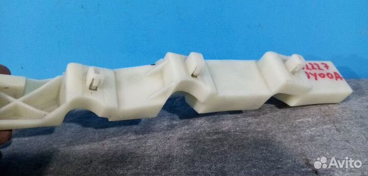 Кронштейн переднего бампера левый Renault Koleos 1