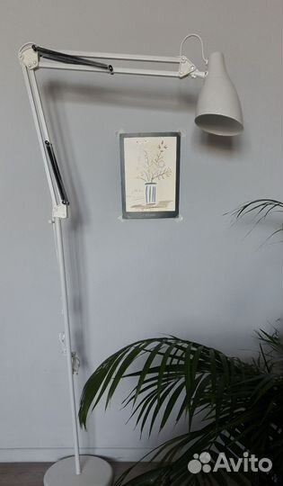 Светильник напольный Camelion белый