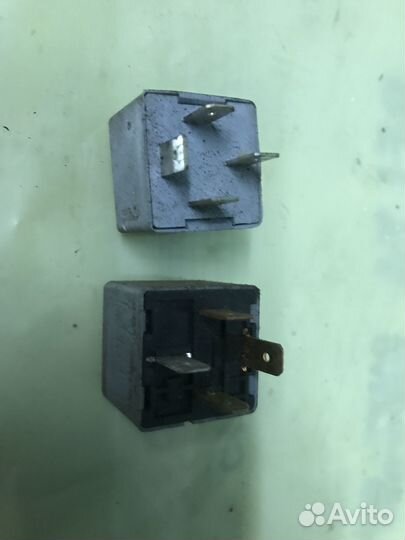 Реле вентилятора Audi A6 141951253B