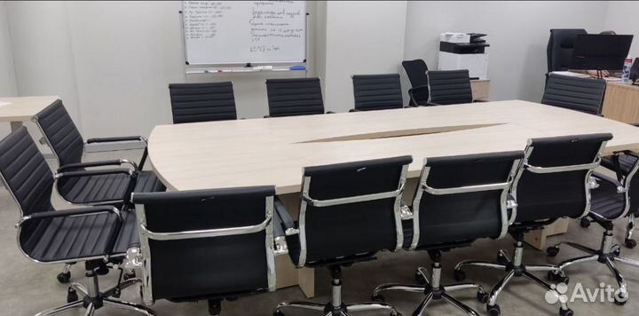 Стол переговрный. В наличии