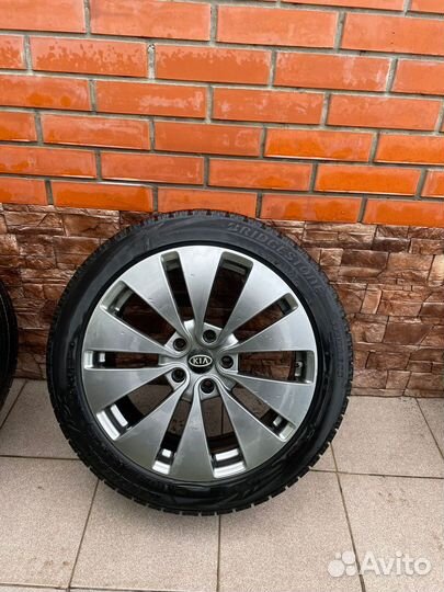 Bridgestone Blizzak VRX 235/45 R18