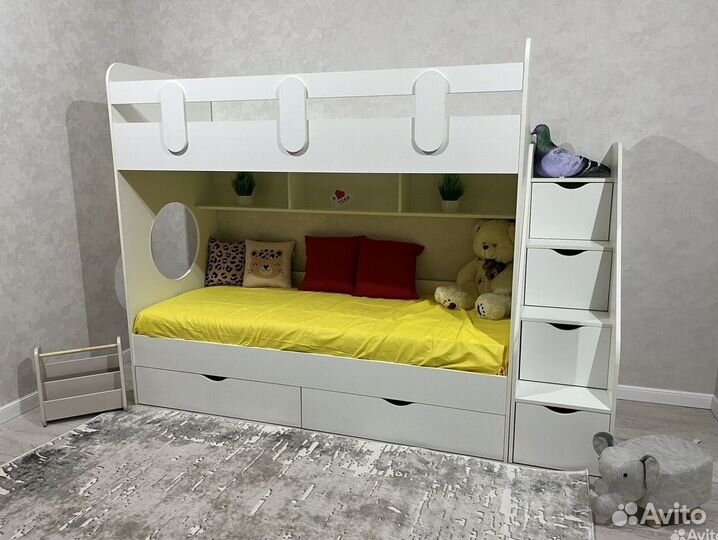 Двухъярусная кровать детская