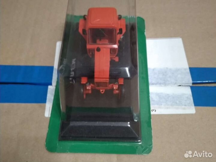 Модель трактора мтз-80, 1:43