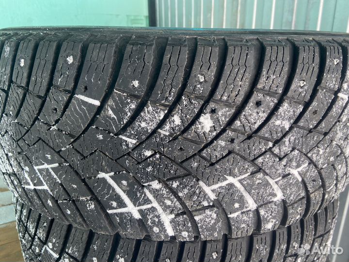 Pirelli Scorpion Ice Zero 2 265/65 R17