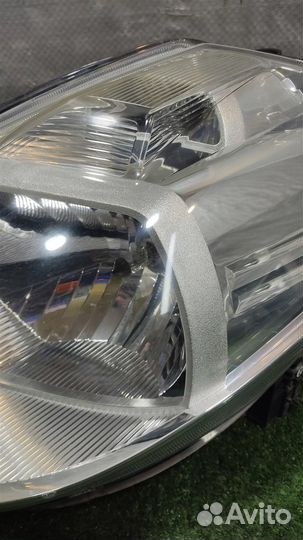 Фара левая Nissan Tiida 2008