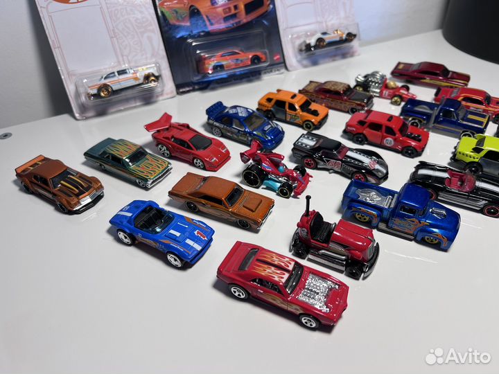 Машинки Hot Wheels 1:64