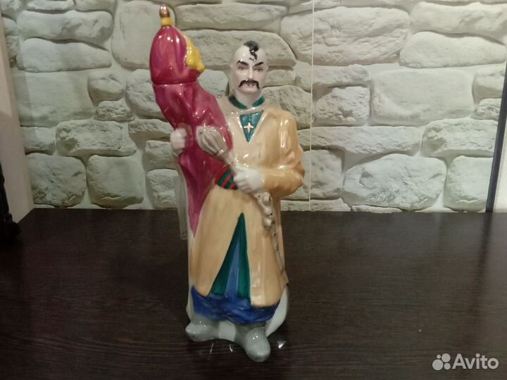 Статуэтка штоф казак, коллекционная, фарфоровая