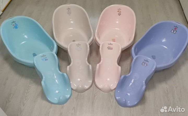 Детские ванночки для купания с градусником и сливо