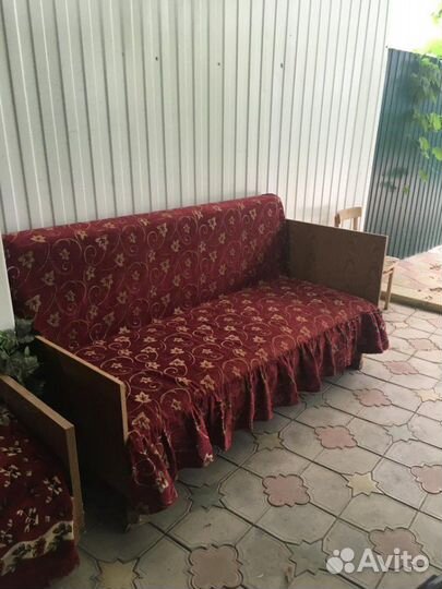 Диван