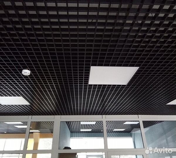 Монтажник подвесных потолков